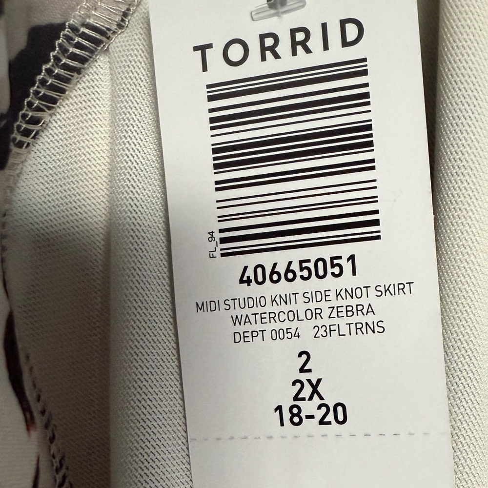 Torrid Studio Knit Side Knot Skirt NWT - Picture 6 of 6